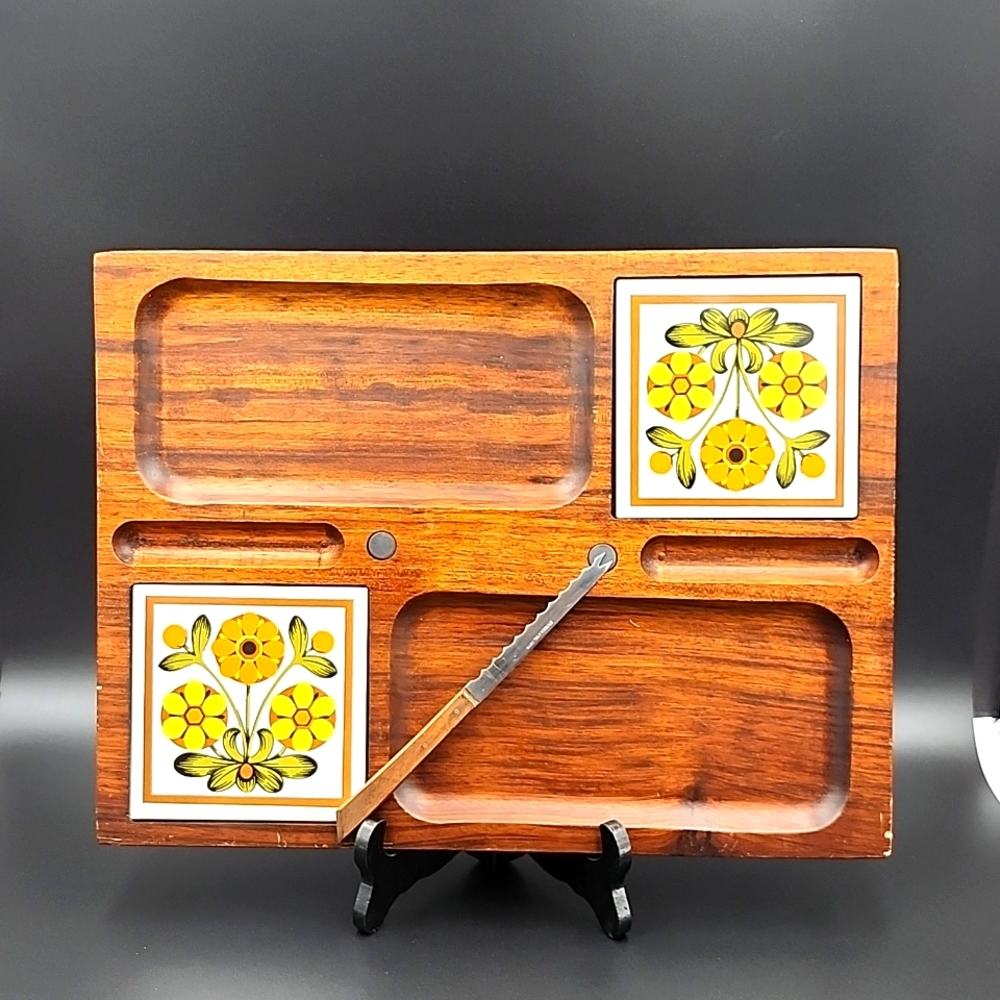 Vintage Mid Century Footed Wood Charcuterie Board With Vintage Tile Giftcraft